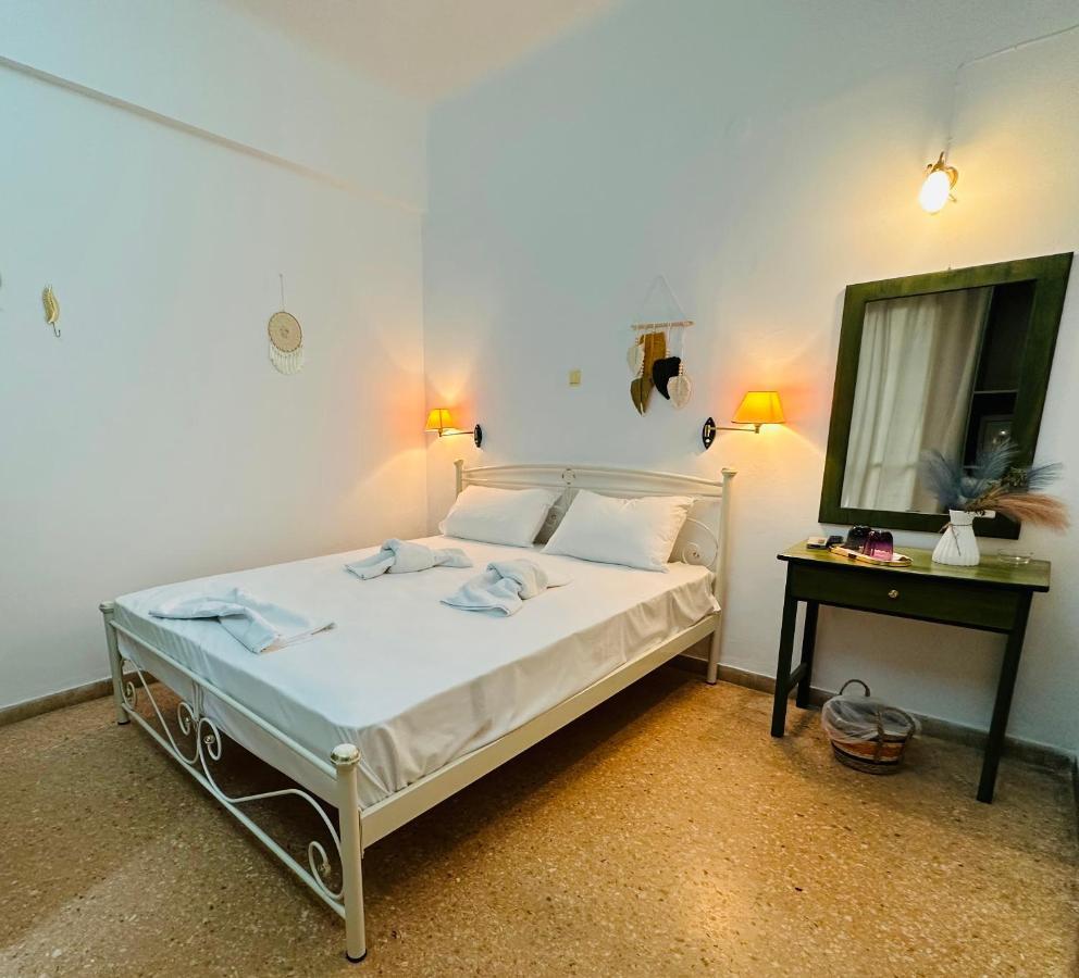 Poros Town Ancora Hotel מראה חיצוני תמונה