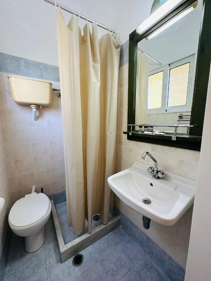 Poros Town Ancora Hotel מראה חיצוני תמונה